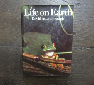 SIGNED DAVID ATTENBOROUGH LIFE ON EARTH 1ST ED w/AUTOGRAPH NATURAL HISTORY FIRST 2