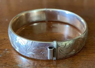 Vintage Marked R&w 1/5 9ct Rolled Gold Engraved Hinged Metal Core Bangle
