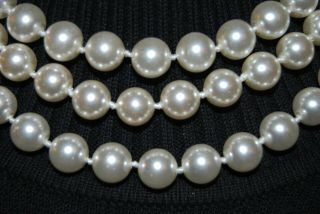 ELEGANT VINTAGE TRIPLE STRAND HAND KNOTTED FAUX GLASS PEARLS STATEMENT NECKLACE 8