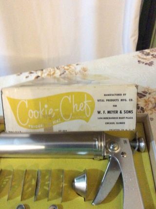 Vtg Cookie - Chef Trigger Quick Gun Style Press Discs Tip Spritz Pastry Recipe Set 4