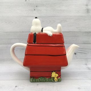 Vintage Peanuts Snoopy Woodstock Ceramic Doghouse Teapot