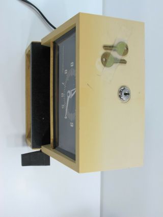 Vintage Cincinnati Time Card Recorder Machine with 2 Keys 2