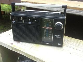 Vintage Realistic Am/fm Ac/battery Portable Radio 12 - 665 Radio Shack