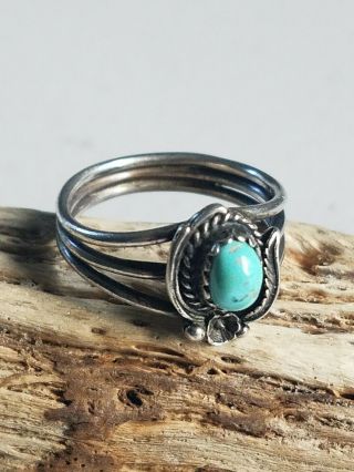 Vintage Native American Navajo Sterling Silver Turquoise Ring - Size 7