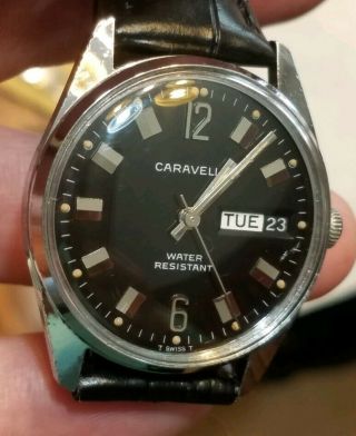 VINTAGE Swiss 1971 Caravelle Watch 17 Jewels 33.  2mm Keeps good time 2