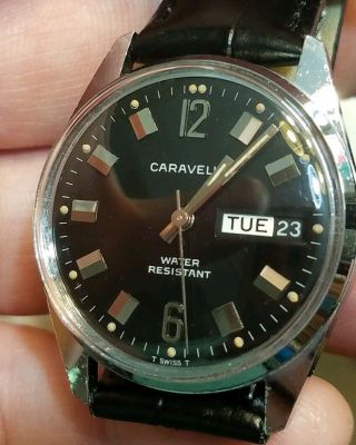 VINTAGE Swiss 1971 Caravelle Watch 17 Jewels 33.  2mm Keeps good time 3