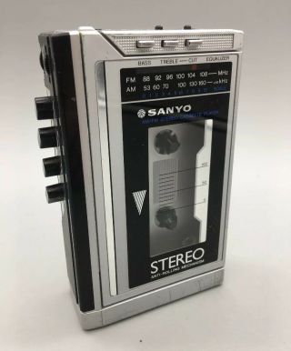 Vintage Sanyo M - Gr70 Am/fm Cassette Tape Player Radio Portable Stereo - G34