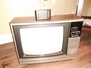 1980s Vintage Mga Mitsubishi 19 Inch Color Tv With Remote Control