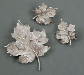 2 Pc Vintage Signed Crown Trifari Silver Tone Maple Leaf Brooch & Earring Set