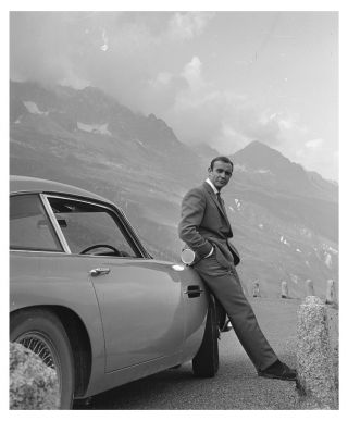 Sean Connery James Bond 007 Jaguar Vintage Poster - A1,  A2,  A3,  A4 Sizes