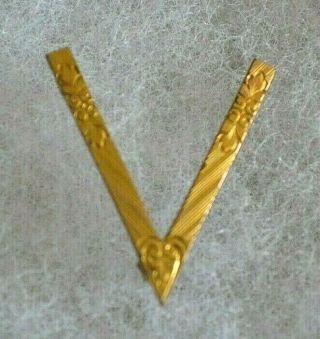 Vintage Wwii Military Jewelry V For Victory Dainty Pin Brooch Ornate Design