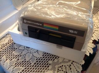 Vintage Commodore 1541 Single Floppy Disk Drive Box Cords 2
