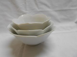 3 Stacking Vintage White Flower Leaf Petal Bowls Condiment Serving Dishes