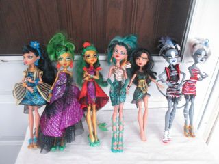 Seven Vintage " Monster High " ? Dolls -