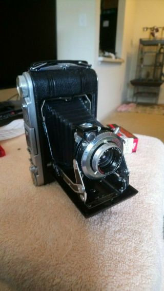 Kodak Flash Supermatic W/ Anastigmat Special Lens 101 Mm F:4.  5 W/ Film