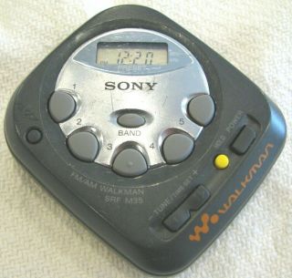Vintage Sony Walkman Srf - M35 Am/fm Portable Pocket Radio Belt Clip