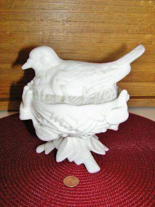 Vintage Westmoreland Milk Glass Dove Bird Nest Covered Candy Or Trinket Dish
