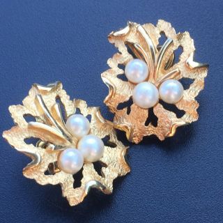 Vtg Trifari Crown Gold Pearl Designer Runway Earrings - H
