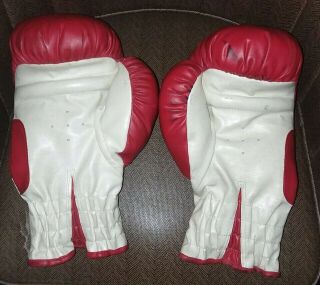 Vintage Tuf - Wear Red and White Boxing Gloves 16oz.  Laceless Hand Protection 2