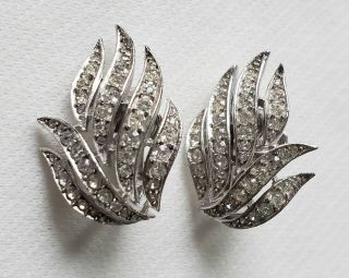 Vintage Crown Trifari Silver Tone Clear Rhinestones Leaf Clip On Earrings