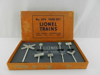Vintage Lionel Trains Accessories 309 Yard Set 8 Railroad Signs Box