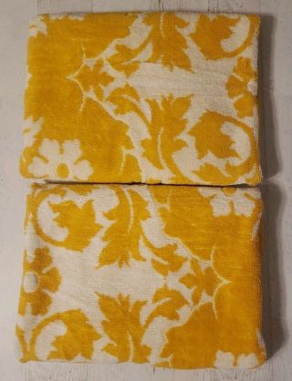 Vintage Set Of Bath Towels Sears White Gold Floral Damask Sculpted