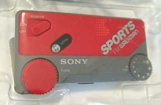 Vintage Red Sportsband Sony Walkman SRF - F1 FM/ Stereo Portable Radio NIB 3