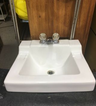 Vintage 1960 - (white) - Rheem – Richmond Wall - Mount Bathroom Sink