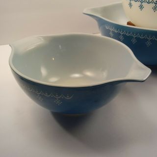 Vintage Pyrex Snowflake Blue Garland Cinderella Mixing Bowls 441 - 444 SET OF 3 4