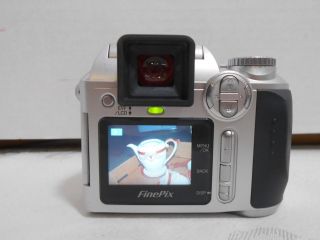 Fujifilm 3800 Finepix Digital Camera 3.  2 Mega Pixel 1:2.  8 - 3.  0 6x Optical Zoom