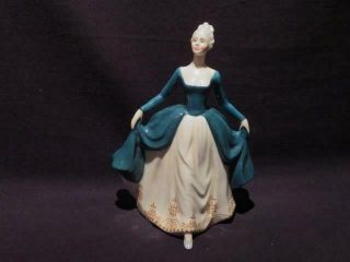 Regal Lady Royal Doulton Vintage Figurine Hn2709 Copyright 1974