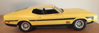 Vintage 1971 Ford Mustang Mach 1 Yellow Built Model Car Kit 1/25