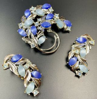 Signed Sarah Coventry Vintage Set Brooch Pin & Clip On Earrings Blue Thermoset