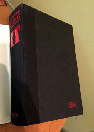 Stephen King - IT - Viking 1st Edition/7th Printing Ships Aug 29 4