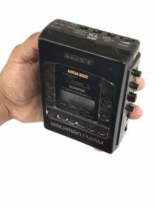 Sony Walkman WM - F2085 Cassette Player AM FM Radio Vintage 90s Music Hiking Camp 2