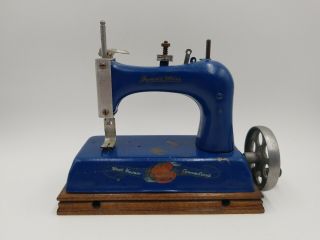 Vintage Junior Miss Sewing Machine Metal Hand Crank Toy Artcraft Metal Products