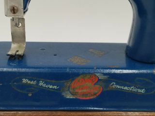 Vintage Junior Miss Sewing Machine Metal Hand Crank Toy Artcraft Metal Products 2