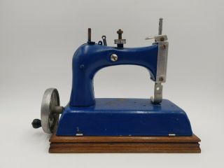 Vintage Junior Miss Sewing Machine Metal Hand Crank Toy Artcraft Metal Products 6