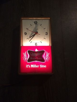 Vintage 1980 Miller High Life Beer Lighted Sign Clock Light Bar 01 - 13271