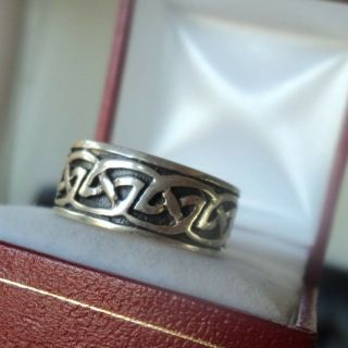 Attractive Vintage Sterling Silver Celtic Ring / Band C.  1970s - Size Q