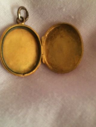 Vintage Gold Plated ??? Locket Pendant Vacant Cartouche Approx 1” 3.  97gms 2