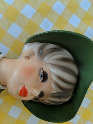Vintage Napco Ware Ladies Head Vase C7494 Green hat.  Pearl necklace 3