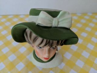 Vintage Napco Ware Ladies Head Vase C7494 Green hat.  Pearl necklace 5