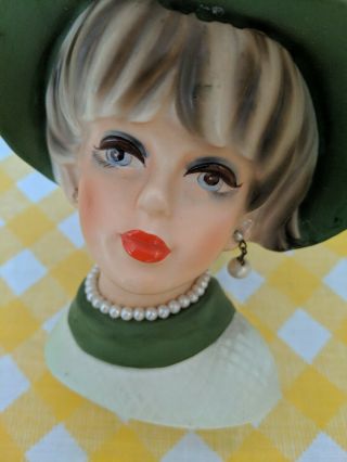 Vintage Napco Ware Ladies Head Vase C7494 Green hat.  Pearl necklace 8