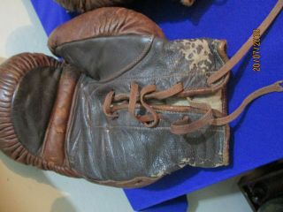 VINTAGE OLD QUALITY LEATHER BOXING GLOVES 1940 ' S 3