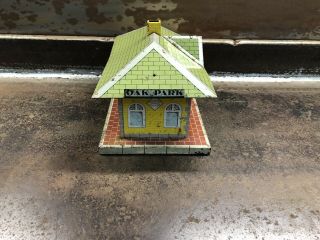 Vintage 1950 ' s Marx O Scale Oak Park Tin Station 7