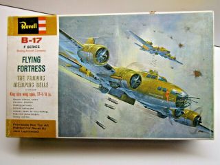 Revell Vintage 1:72 Scale Boeing B - 17 Flying Fortress Model Kit " Memphis Belle "