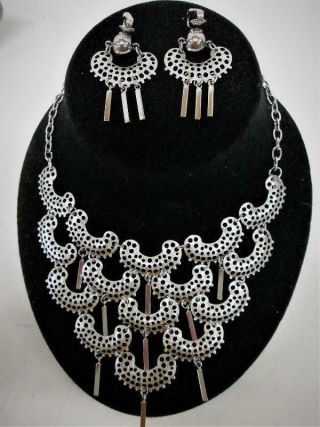 Vintage Signed Sarah Coventry “carisma” Bib Silver Filigree Necklace & Earrings