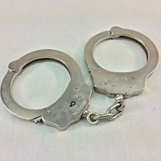 Vintage Peerless Handcuffs Police Sheriff 300 Nickel Plated 095872 USA No Keys 4