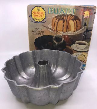 Vintage Nordic Ware 12 Cup Bundt Pan Natural Aluminum Inside & Out Box